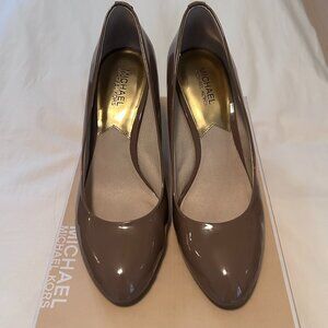 Michael Kors Patent Leather Nude Pumps LIKE NEW Size 10.5